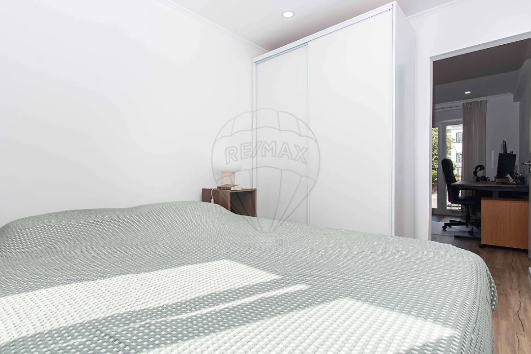 Apartamento T3 para Venda em Póvoa de Santa Iria e Forte da Casa Foto 10