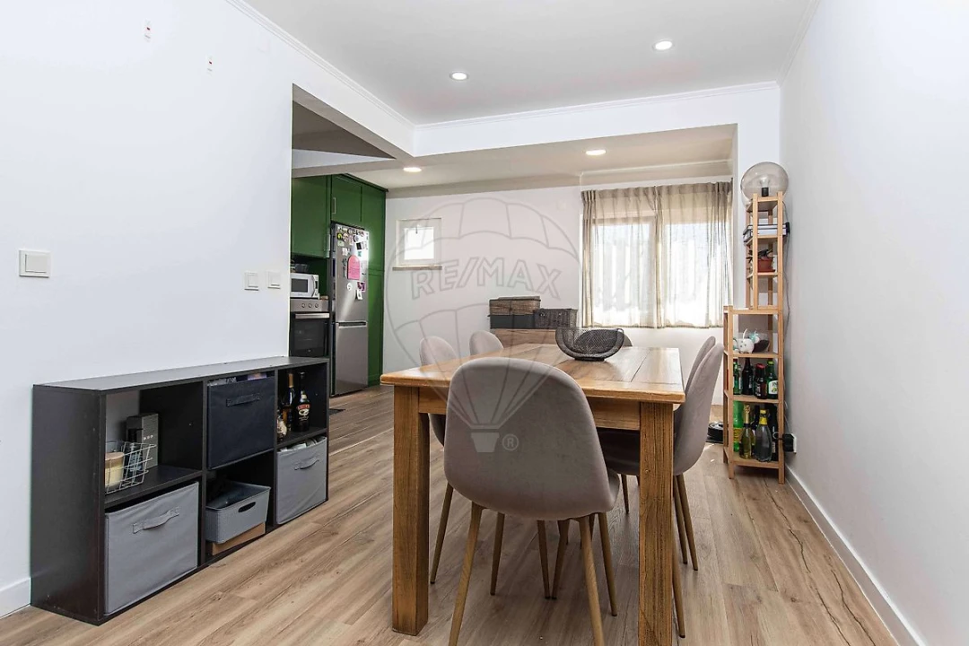 Apartamento T3 para Venda em Póvoa de Santa Iria e Forte da Casa Foto 4