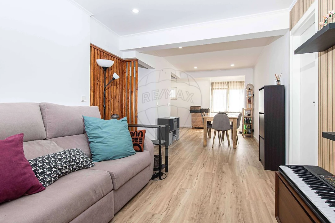 Apartamento T3 para Venda em Póvoa de Santa Iria e Forte da Casa Foto 5