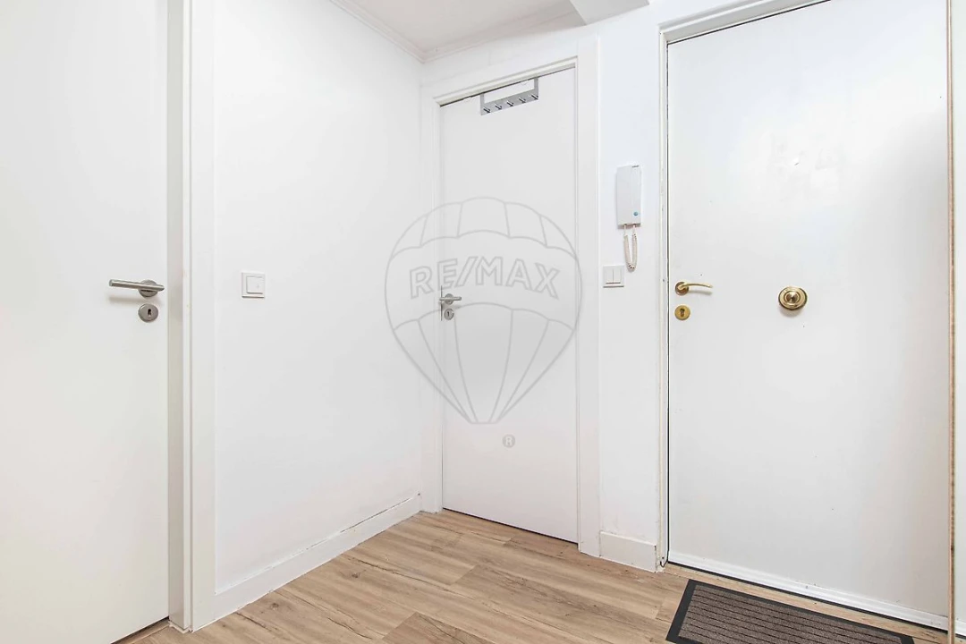 Apartamento T3 para Venda em Póvoa de Santa Iria e Forte da Casa Foto 16