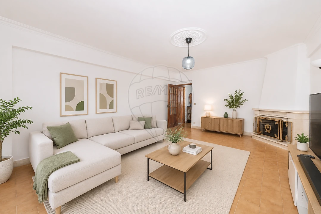 Apartamento T1 para Venda em Queluz e Belas Foto 1
