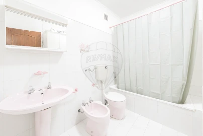 Apartamento T1 para Venda em Queluz e Belas