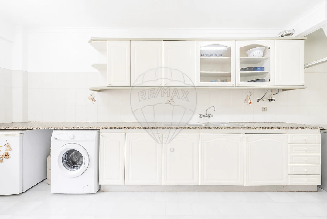 Apartamento T1 para Venda em Queluz e Belas Foto 7
