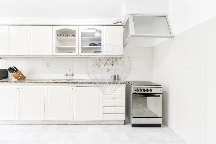 Apartamento T1 para Venda em Queluz e Belas Foto 6