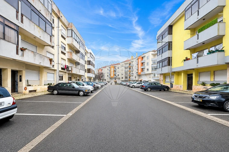 Apartamento T1 para Venda em Queluz e Belas Foto 16