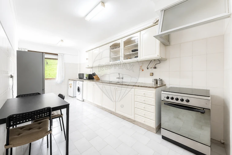 Apartamento T1 para Venda em Queluz e Belas Foto 4