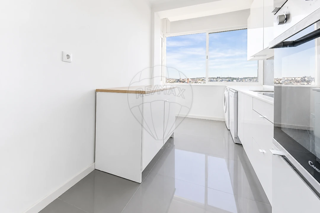 Apartamento T2 para Venda em Falagueira-Venda Nova Foto 2