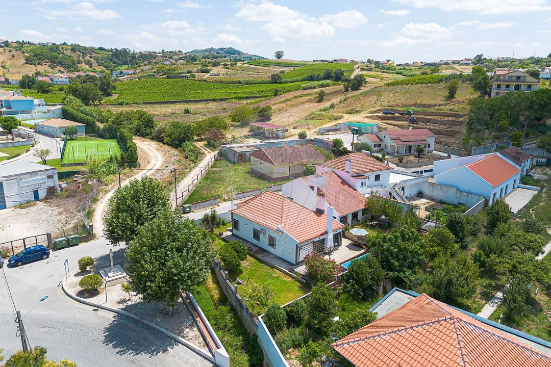 Moradia T3 para Venda em Olhalvo Foto 22
