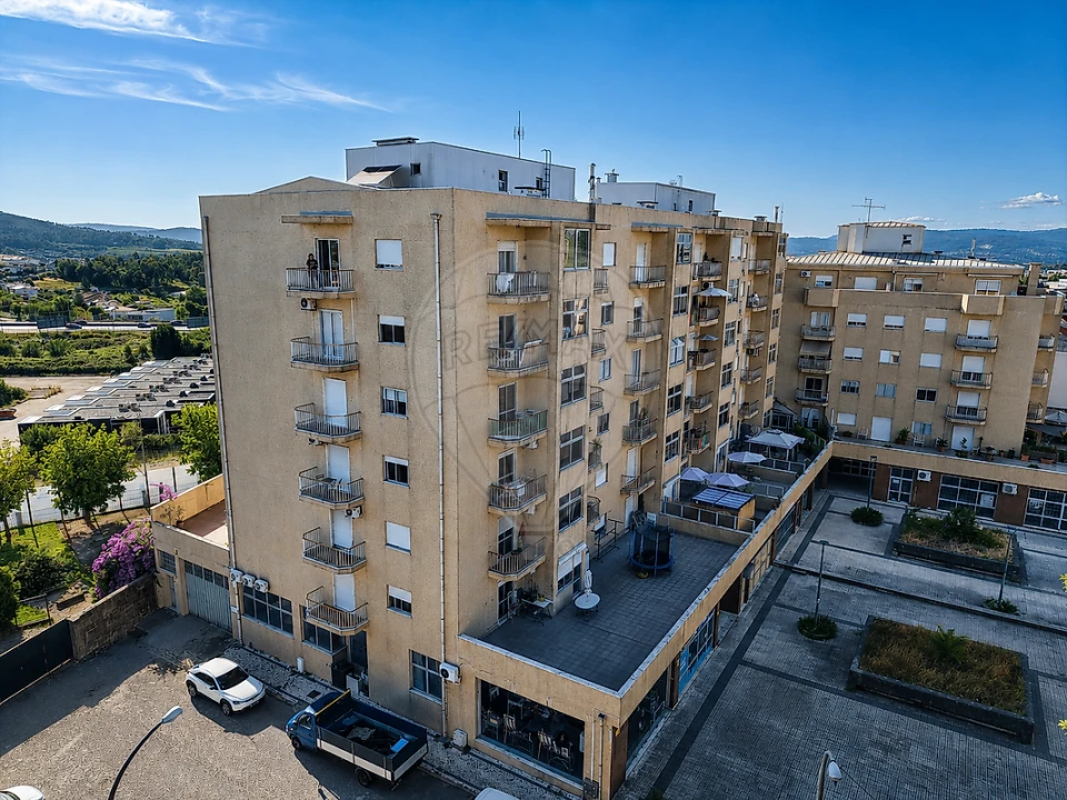 Apartamento T3 para Arrendamento em Braga (Maximinos, Sé e Cividade) Foto 18