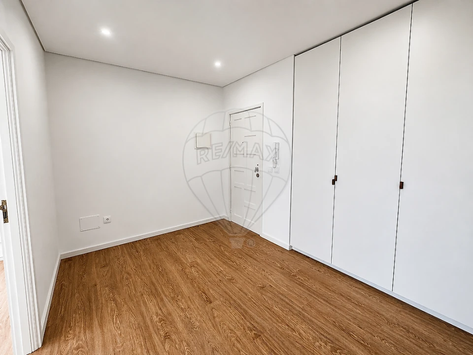 Apartamento T3 para Arrendamento em Braga (Maximinos, Sé e Cividade) Foto 21
