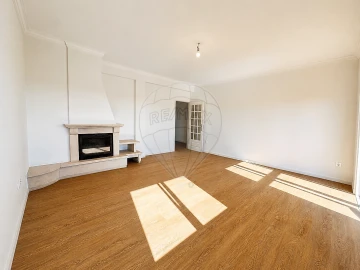 Apartamento T3 para Arrendamento em Braga (Maximinos, Sé e Cividade)