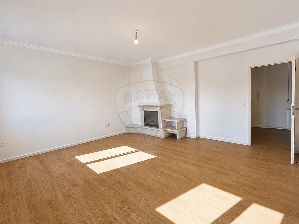 Apartamento T3 para Arrendamento em Braga (Maximinos, Sé e Cividade) Foto 1