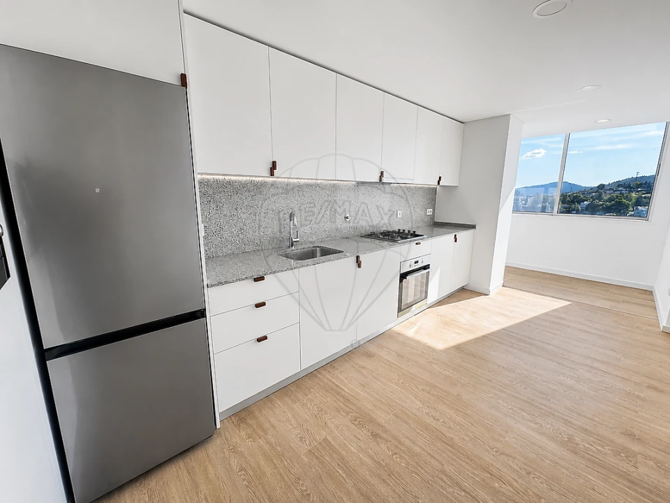 Apartamento T3 para Arrendamento em Braga (Maximinos, Sé e Cividade) Foto 12
