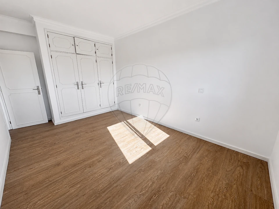 Apartamento T3 para Arrendamento em Braga (Maximinos, Sé e Cividade) Foto 4