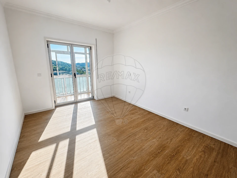 Apartamento T3 para Arrendamento em Braga (Maximinos, Sé e Cividade) Foto 6