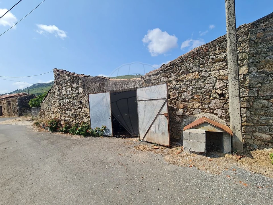 Moradia T4 para Venda em Carvoeiro Foto 35