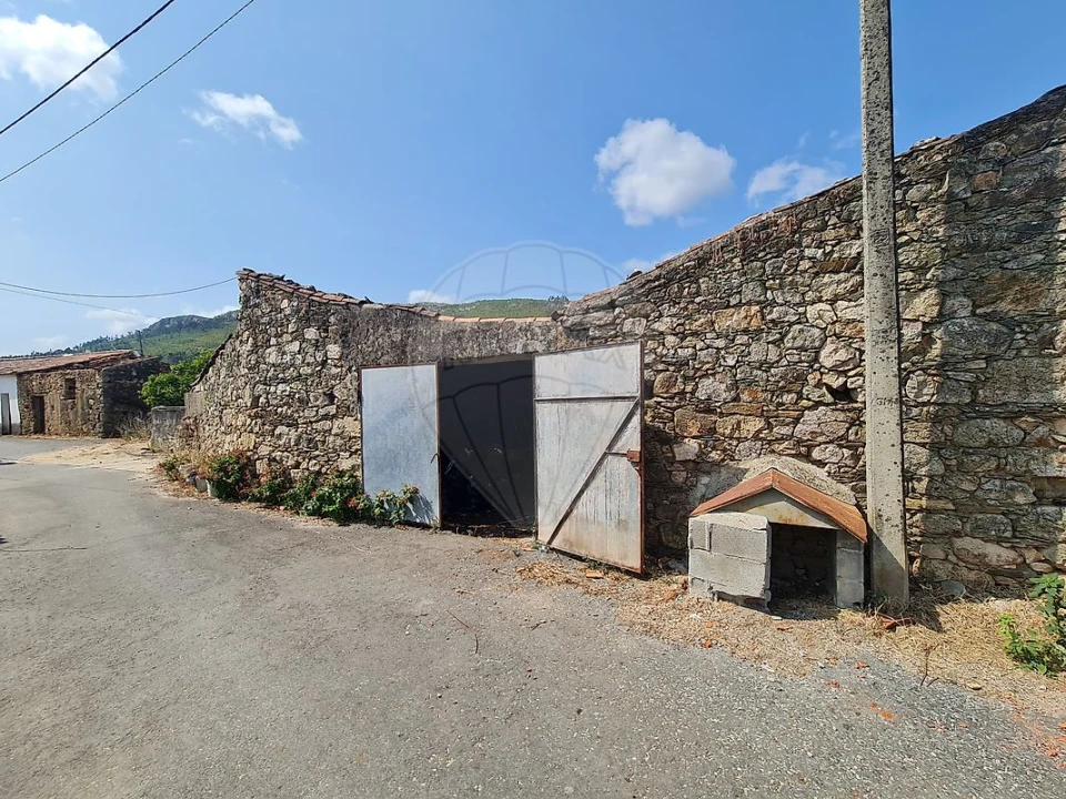 Moradia T4 para Venda em Carvoeiro Foto 36