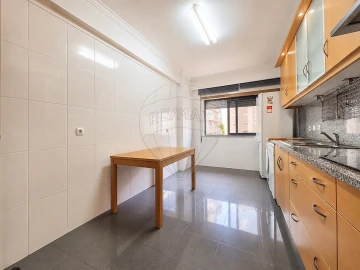 Apartamento T2 para Arrendamento em Póvoa de Santa Iria e Forte da Casa