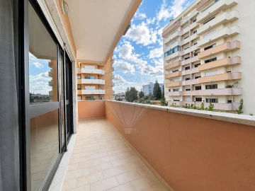 Apartamento T2 para Arrendamento em Póvoa de Santa Iria e Forte da Casa