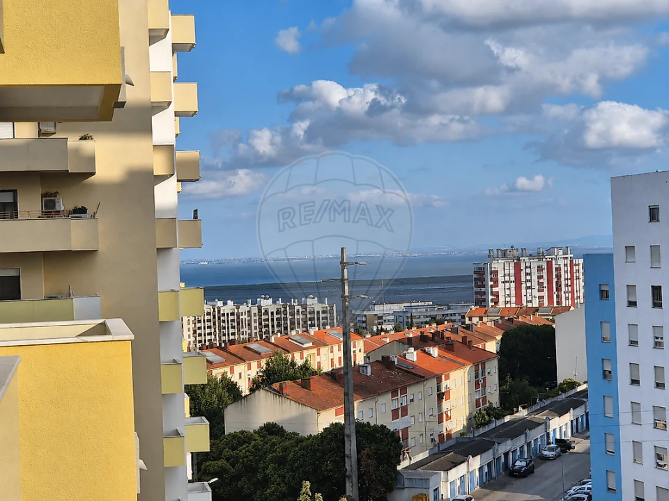 Apartamento T2 para Arrendamento em Póvoa de Santa Iria e Forte da Casa Foto 1