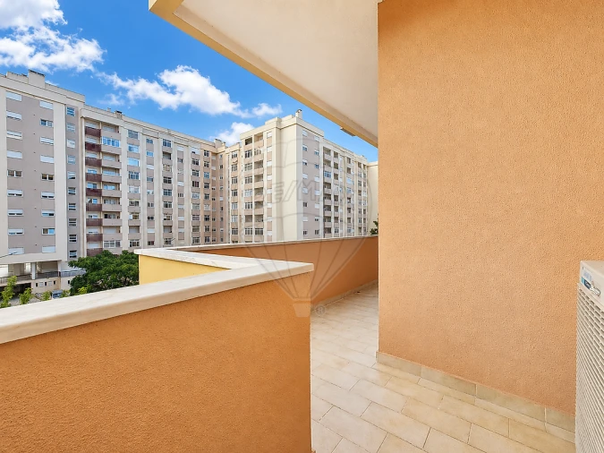 Apartamento T2 para Arrendamento em Póvoa de Santa Iria e Forte da Casa Foto 43