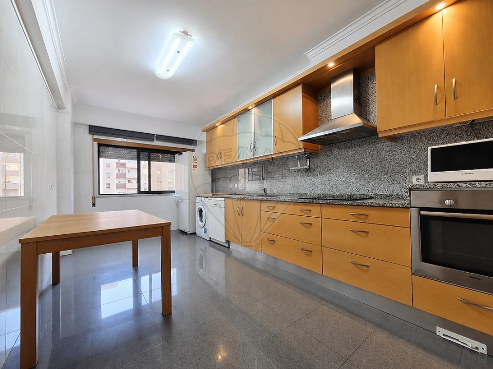 Apartamento T2 para Arrendamento em Póvoa de Santa Iria e Forte da Casa Foto 2