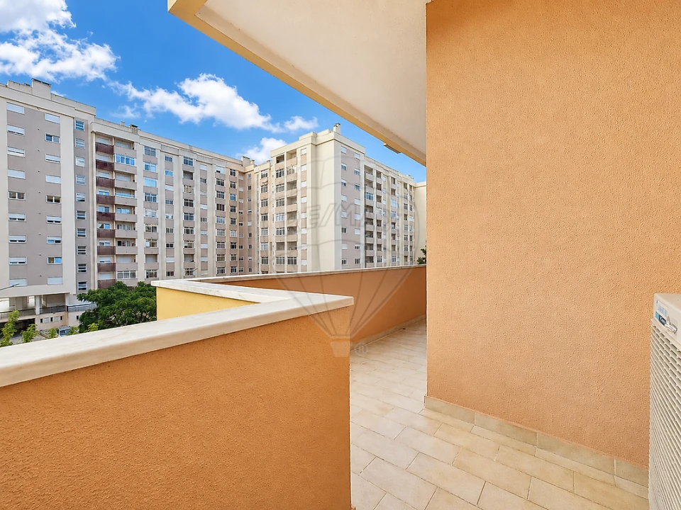 Apartamento T2 para Arrendamento em Póvoa de Santa Iria e Forte da Casa Foto 43