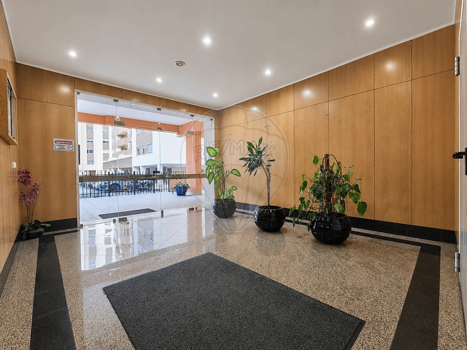 Apartamento T2 para Arrendamento em Póvoa de Santa Iria e Forte da Casa Foto 9