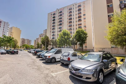 Apartamento T3 para Venda em Carregado e Cadafais
