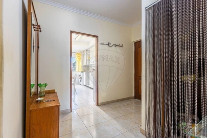 Apartamento T3 para Venda em Carregado e Cadafais