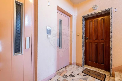 Apartamento T3 para Venda em Carregado e Cadafais