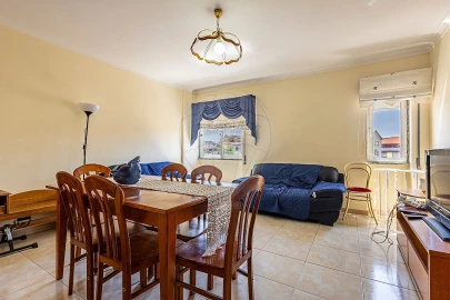 Apartamento T3 para Venda em Carregado e Cadafais