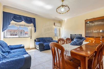 Apartamento T3 para Venda em Carregado e Cadafais