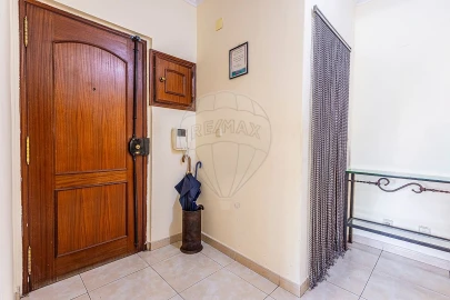 Apartamento T3 para Venda em Carregado e Cadafais