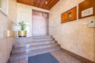 Apartamento T3 para Venda em Carregado e Cadafais