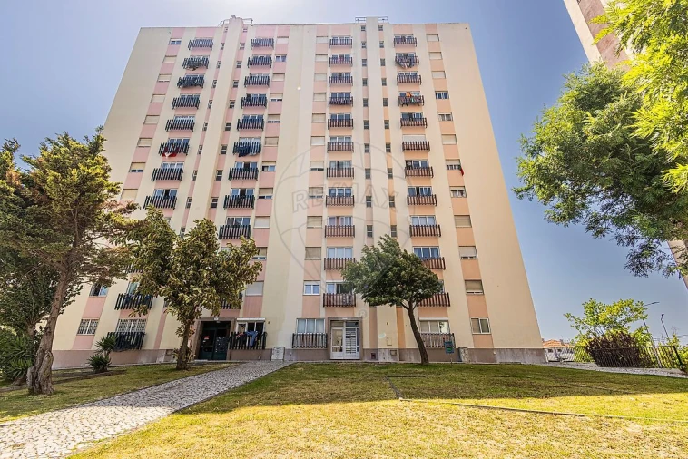 Apartamento T3 para Venda em Carregado e Cadafais Foto 2