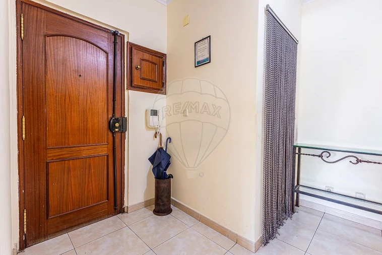 Apartamento T3 para Venda em Carregado e Cadafais Foto 35