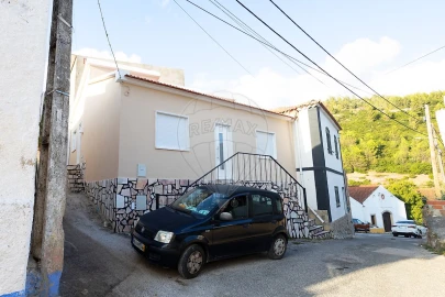 Moradia T3 para Arrendamento em Abrigada e Cabanas de Torres