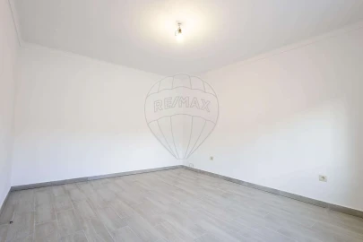 Moradia T3 para Arrendamento em Abrigada e Cabanas de Torres