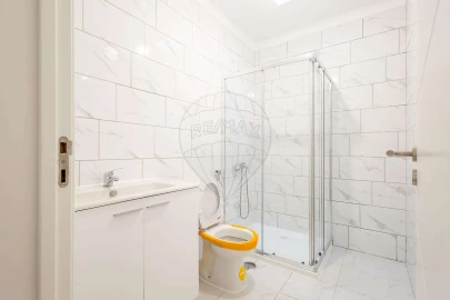 Moradia T3 para Arrendamento em Abrigada e Cabanas de Torres