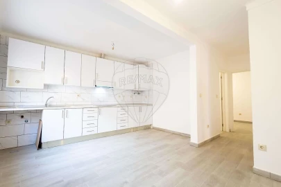 Moradia T3 para Arrendamento em Abrigada e Cabanas de Torres