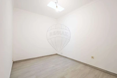 Moradia T3 para Arrendamento em Abrigada e Cabanas de Torres