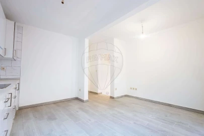 Moradia T3 para Arrendamento em Abrigada e Cabanas de Torres