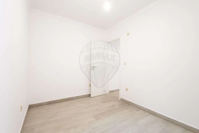 Moradia T3 para Arrendamento em Abrigada e Cabanas de Torres
