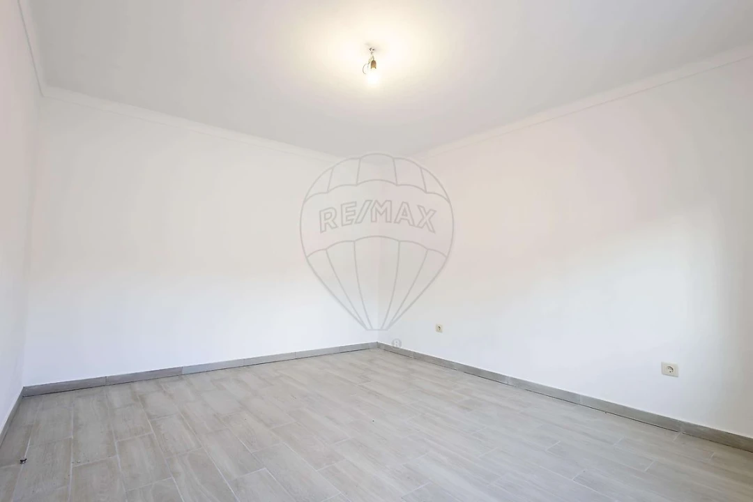 Moradia T3 para Arrendamento em Abrigada e Cabanas de Torres Foto 4