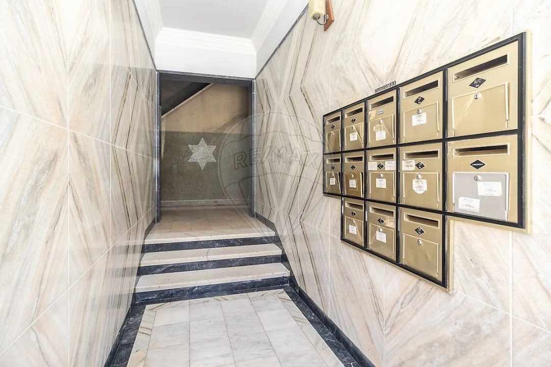 Apartamento T2 para Arrendamento em Póvoa de Santo Adrião e Olival Basto Foto 3