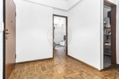 Apartamento T2 para Arrendamento em Póvoa de Santo Adrião e Olival Basto