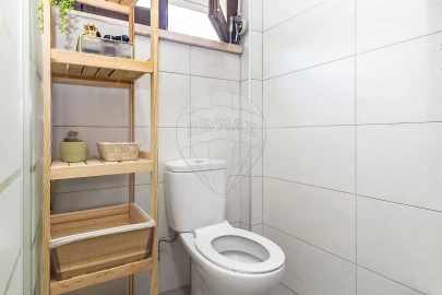 Apartamento T2 para Arrendamento em Póvoa de Santo Adrião e Olival Basto