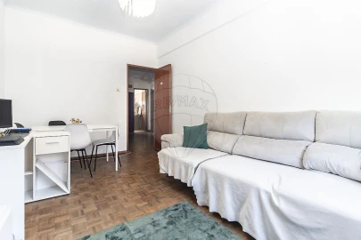 Apartamento T2 para Arrendamento em Póvoa de Santo Adrião e Olival Basto