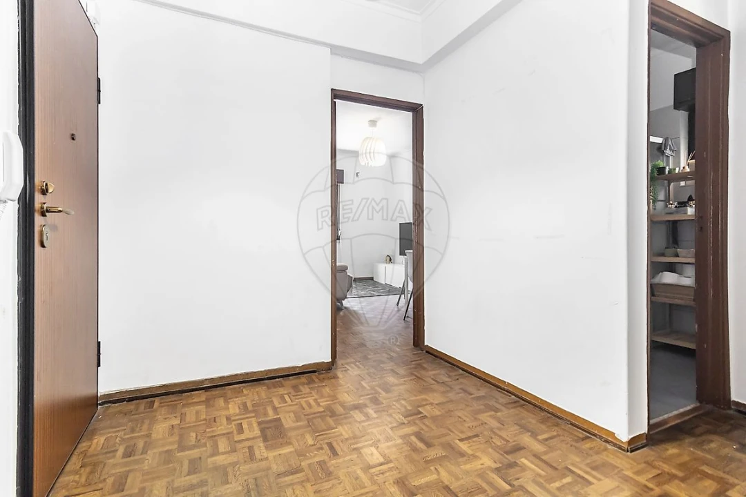 Apartamento T2 para Arrendamento em Póvoa de Santo Adrião e Olival Basto Foto 9